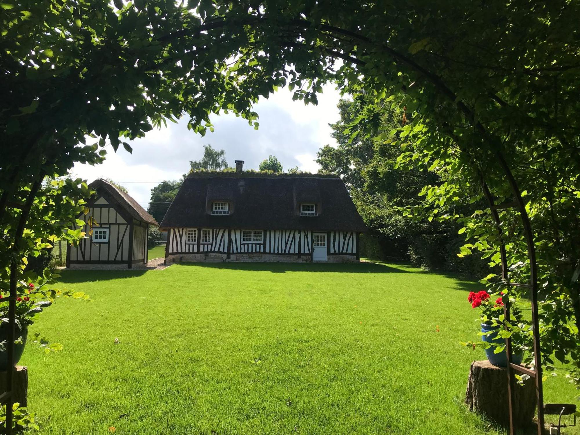La Gloriette gîte situé Dans La propriété Dun magnifique manoir Vatteville Exterior foto